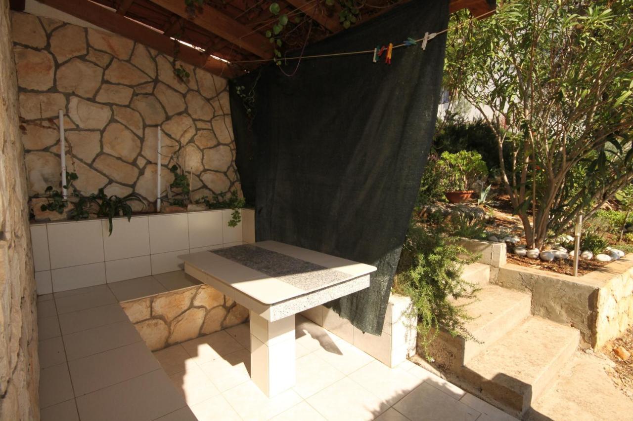 Apartments With A Parking Space Rukavac, Vis - 2444 รูคาวาซ ภายนอก รูปภาพ